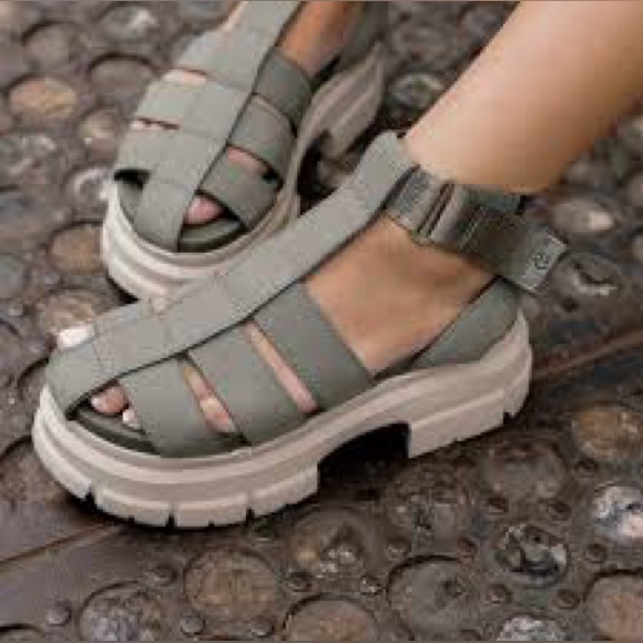 UGG Shoes - UGG Ashton strappy sandal moss 8.5 size